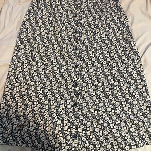 Chic Floral Black and White Maxi Skirt